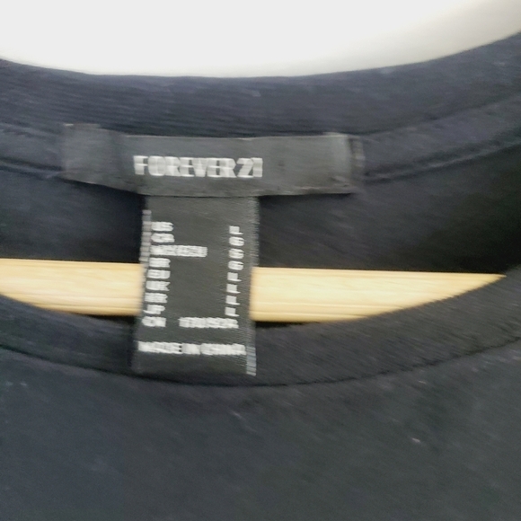 Forever 21 Boxy Cropped Alaska Embroidered Black tee with Eagle, size L - Picture 4 of 5